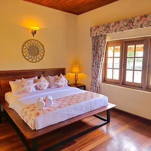 Hotel The Loris Manor